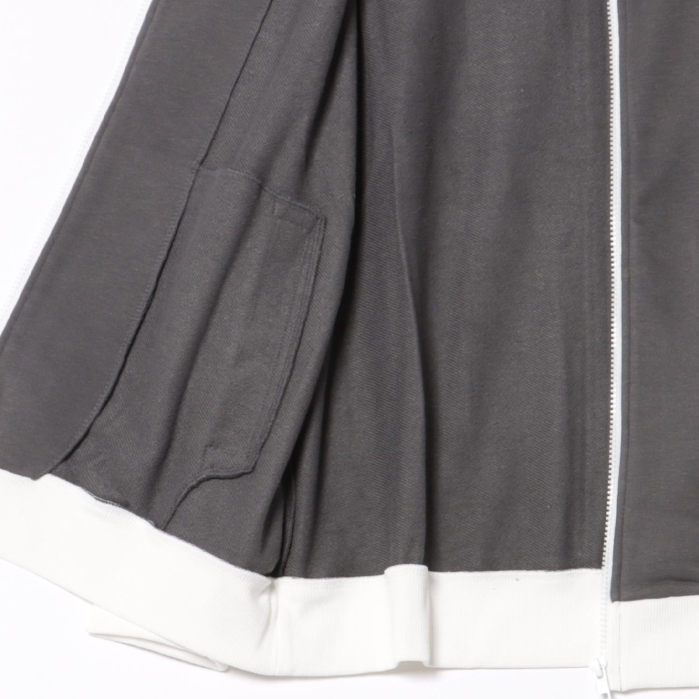 TJ-MNY0246_02.jpg?width=1000