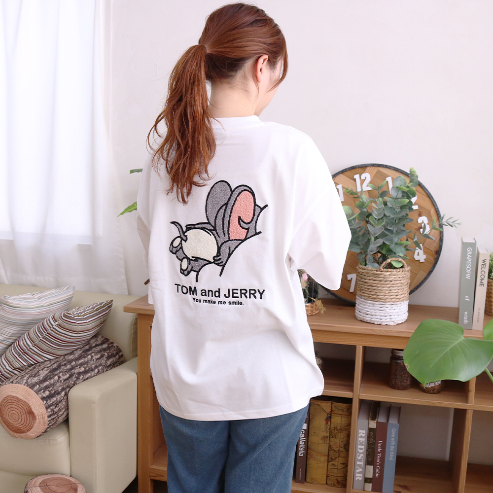 トムとジェリー うずくまりサガラTシャツ メンズ - TOM AND JERRY
