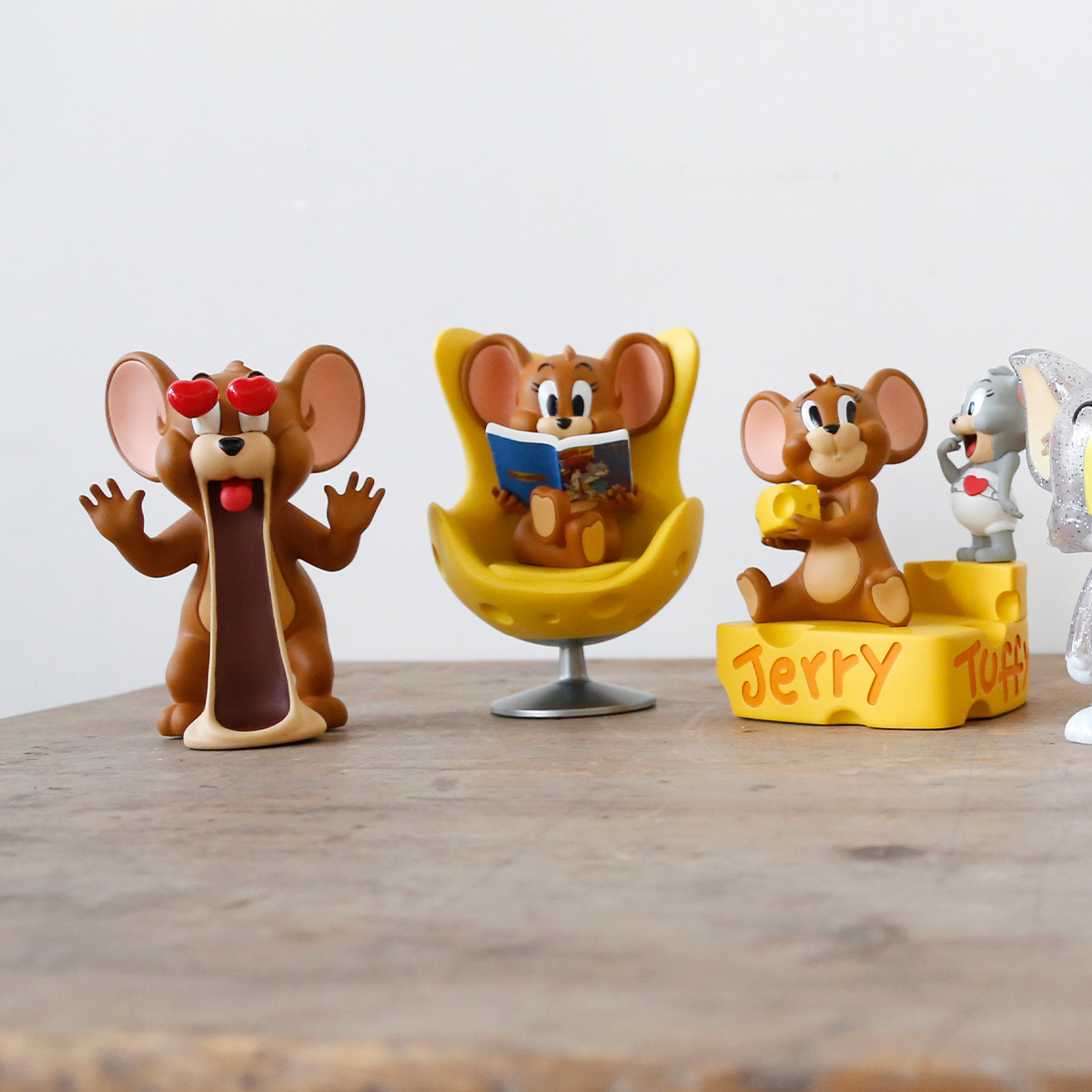 トムとジェリー ジェリーびっくり！フィギュア - TOM AND JERRY
