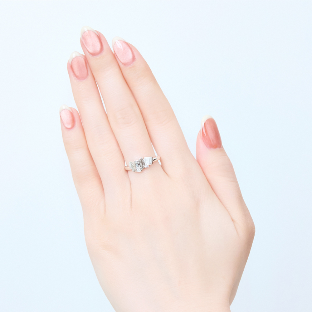 トムとジェリー×THE KISS 85周年記念 トム イニシャルモチーフ