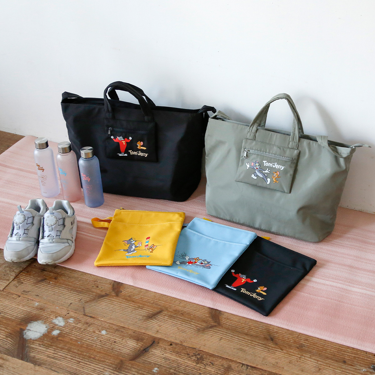 TOM and JERRY アクティブビッグオーガナイザーポーチ - TOM AND JERRY