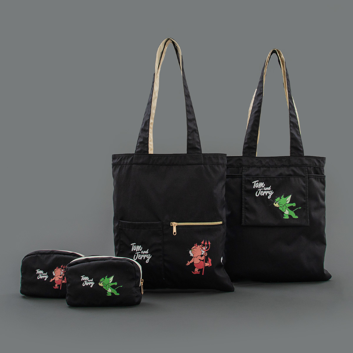 金土日のみ値下げ❗️人気柄❣️ファミリア　レスポコラボリバーシブルバッグ TOM and JERRY 天使と悪魔リバーシブルトート - TOM AND JERRY