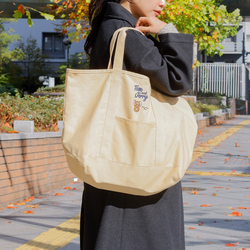 トムジェリ　刺繍付きベージュかごバッグ　新品未使用品 Tom＆Jerry（トムアンドジェリー）の「【公式】TOMandJERRY カゴバッグ