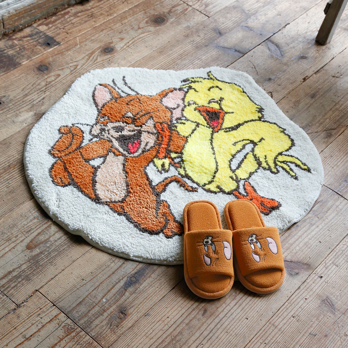 ☆新品☆レア　ラグ　輸入　トムとジェリー　可愛い　インテリア　オシャレ　アニメ ☆新品☆レア ラグ 輸入 トムとジェリー 可愛い インテリア